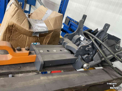 Diverse new spare-parts Kubota Treklat en  oppikhaak