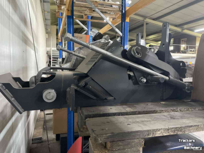 Diverse new spare-parts Kubota Treklat en  oppikhaak