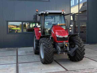 Tractor Massey Ferguson 5712 S Dyna-4