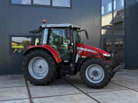 Tractor Massey Ferguson 5712 S Dyna-4