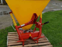 Fertilizer spreader  Jarmet kunstmeststrooiers 200ltr , 300 ltr,& 400 Zowel gedragen als getrokken uitvoeringen !!!
