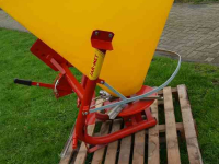 Fertilizer spreader  Jarmet kunstmeststrooiers 200ltr , 300 ltr,& 400 Zowel gedragen als getrokken uitvoeringen !!!