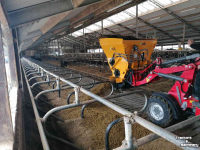 Sawdust spreader for boxes VDMJ Instrooibak, boxenstrooier CV2R