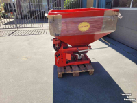 Fertilizer spreader  Jarmet JMS  kunstmeststrooier 800 ltr