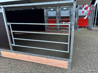 Calf hutches  Groot Kalverhok