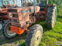 Tractor Renault 551
