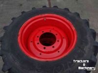 Wheels, Tyres, Rims & Dual spacers Kleber 320/85R24 op 8-gaats Fendt velgen