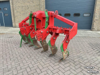 Deep subsoiler Unia PLOW 6 VOORZETWOELER