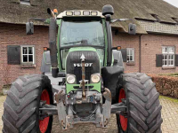 Tractor Fendt 718 com 3