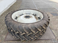Wheels, Tyres, Rims & Dual spacers Alliance 300/95R46 (12.4R46)