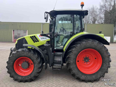 Tractor Claas Arion 550