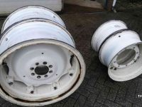 Wheels, Tyres, Rims & Dual spacers  Velgen set 15X34 + 12X24 passend voor 540/65R34 en 440/65R24 of 480/70R34 en 380/70R24