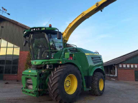 Forage-harvester John Deere 8300