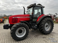 Tractor Massey Ferguson 8220 Dynashift