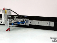 Rubber yard scraper Qmac 210 HYDR MET GIANT AANSLUITING