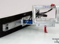 Rubber yard scraper Qmac 210 HYDR MET GIANT AANSLUITING