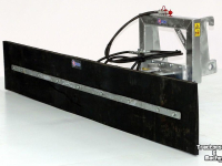 Rubber yard scraper Qmac 210 HYDR MET GIANT AANSLUITING