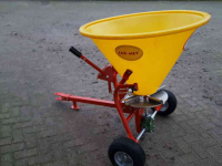 Fertilizer spreader  Jarmet getrokken kunstmeststrooier 200 ltr & 400 ltr