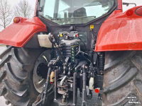 Tractors Valtra N142 met Quicke Q68 DM voorlader