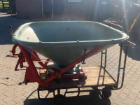 Fertilizer spreader Trioliet TS400 Meststofstrooier