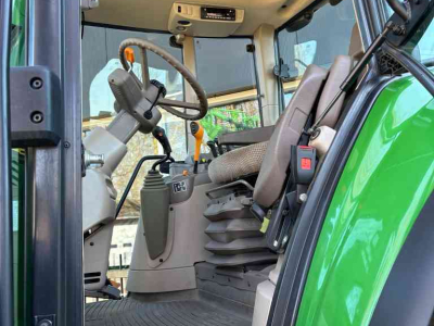 Tractor John Deere 6120M