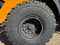 Wheels, Tyres, Rims & Dual spacers Michelin XHA2 20.5R25 op wiel Case 721G 4 stuks