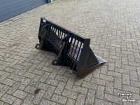 Skeleton buckets Giant Puinbak