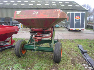 Fertilizer spreader Lely Kunstmest strooier op onderstel