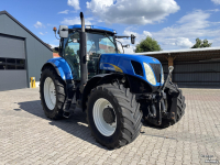 Tractor New Holland T7030 PowerCommand. Fronthef, Vooras vering, 40km.