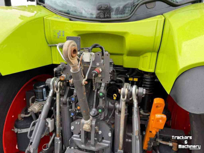 Tractor Claas Arion 610