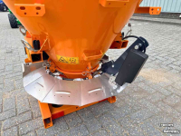 Snow Removal Equipment Rauch Avant SA250 Zandstrooier