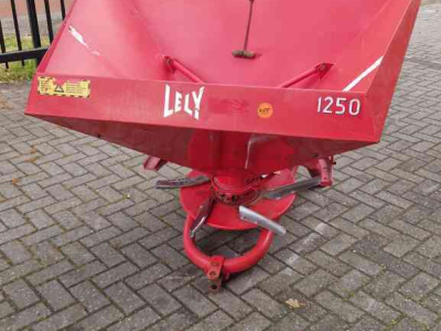 Fertilizer spreader Lely 1250