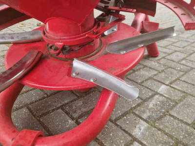 Fertilizer spreader Lely 1250