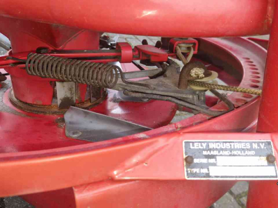 Fertilizer spreader Lely 1250