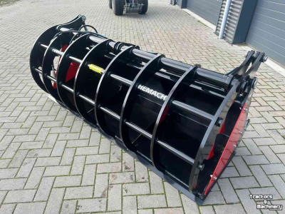 Silage Grabbucket / Grabfork Hemach Silagegrijper / Pelikaanbak  Giant aankoppeling
