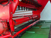 Self-loading wagon Pottinger Pöttinger Faro 4000D met Afvoerbandje.