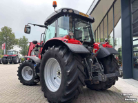 Tractor Massey Ferguson 5711 SL Dyna- 4 Efficiënt met voorlader