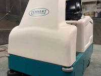 Sweepers and vacuum sweepers Tennant 6100
