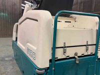Sweepers and vacuum sweepers Tennant 6100