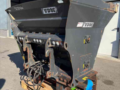 Sawdust spreader for boxes VDW Bedding Master XL 150