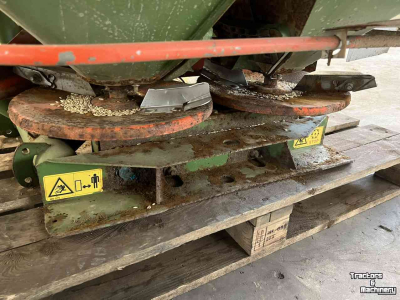 Fertilizer spreader Amazone ZA-F 804 R
