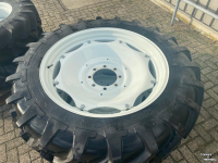 Wheels, Tyres, Rims & Dual spacers Michelin Agribib 13.6R38 + 13.6R24 op verstel velgen