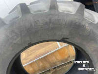 Wheels, Tyres, Rims & Dual spacers Vredestein 520x85R38 traction