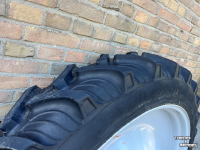 Wheels, Tyres, Rims & Dual spacers Taurus 270/95R46