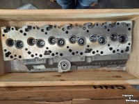 Diverse new spare-parts Cummins nieuwe cilinder koppen 4 en 6 cil