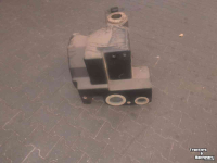 Diverse used spare-parts Massey Ferguson Hydrauliektank 7400-serie