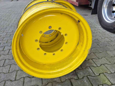 Wheels, Tyres, Rims & Dual spacers John Deere Velgen 15x28 Titan vast