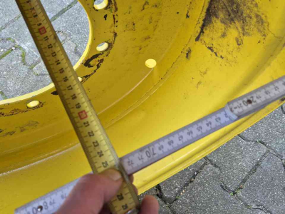 Wheels, Tyres, Rims & Dual spacers John Deere Velgen 15x28 Titan vast