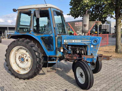 Tractor Ford 5600 supercab