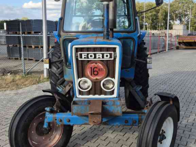 Tractor Ford 5600 supercab